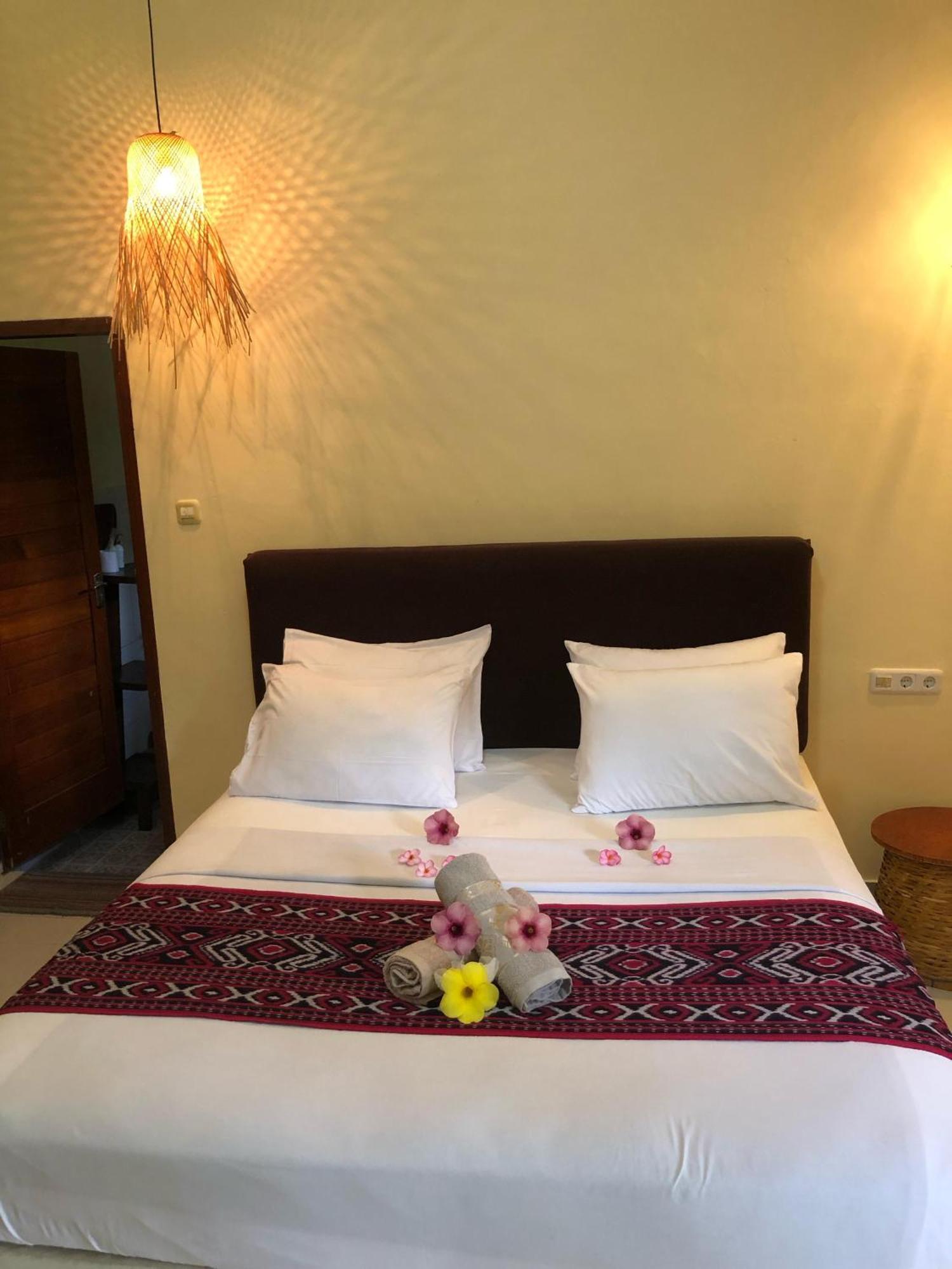 Waroeng Senaru Hotel Eksteriør billede